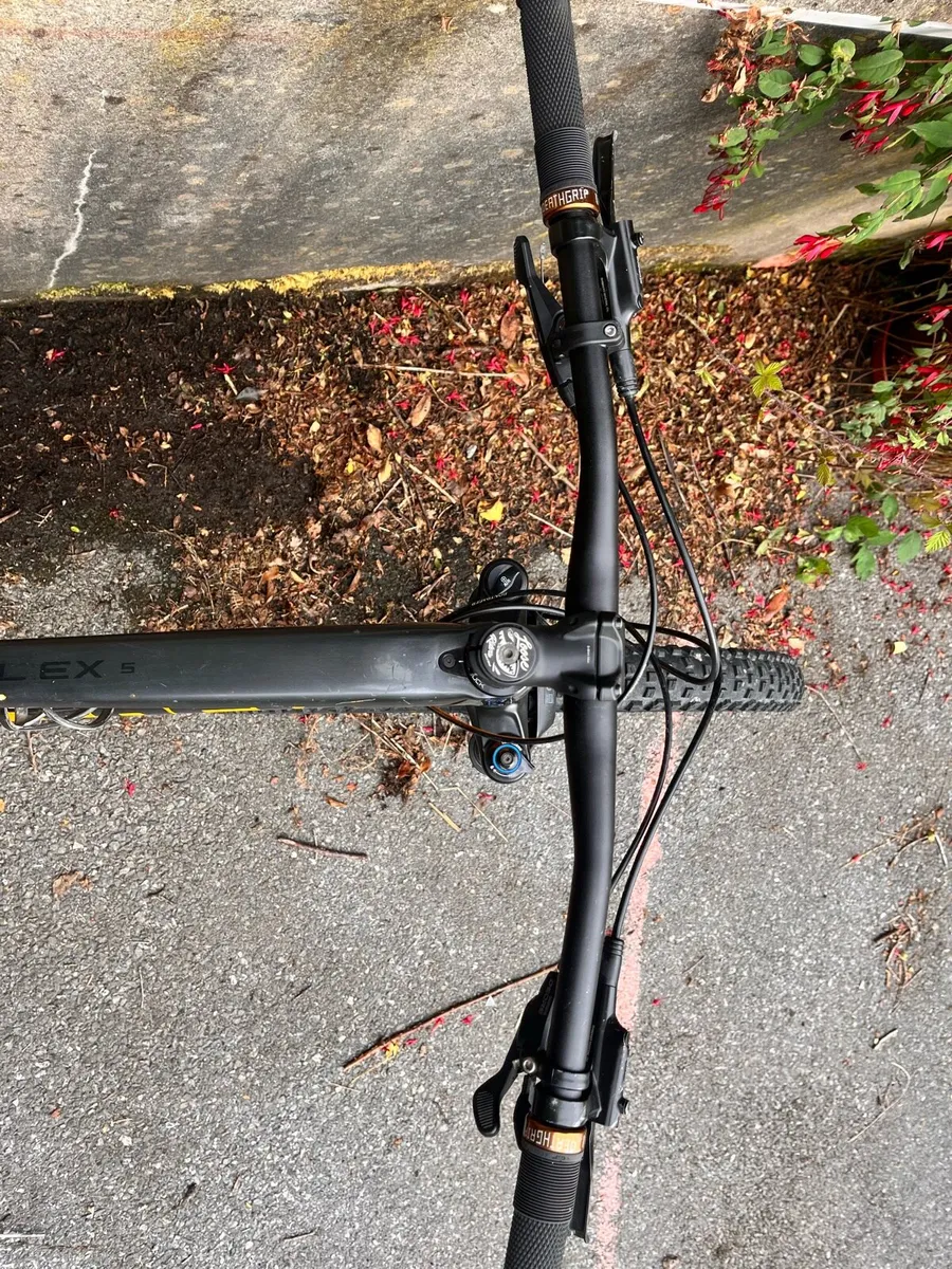 Trek fuel ex 5 men’s mountain bike Size M/L - Image 2
