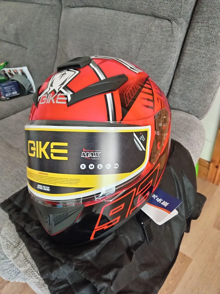 Motorcycle helmet brand new size xl - Image 1