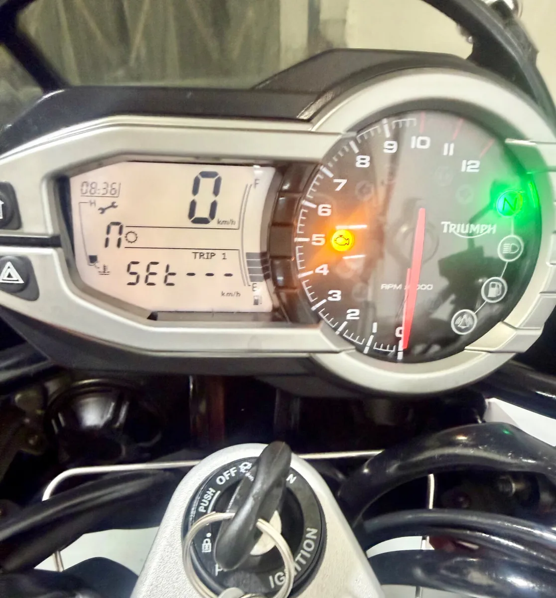TRIUMPH EXPLORER 1200 2016 - Image 3