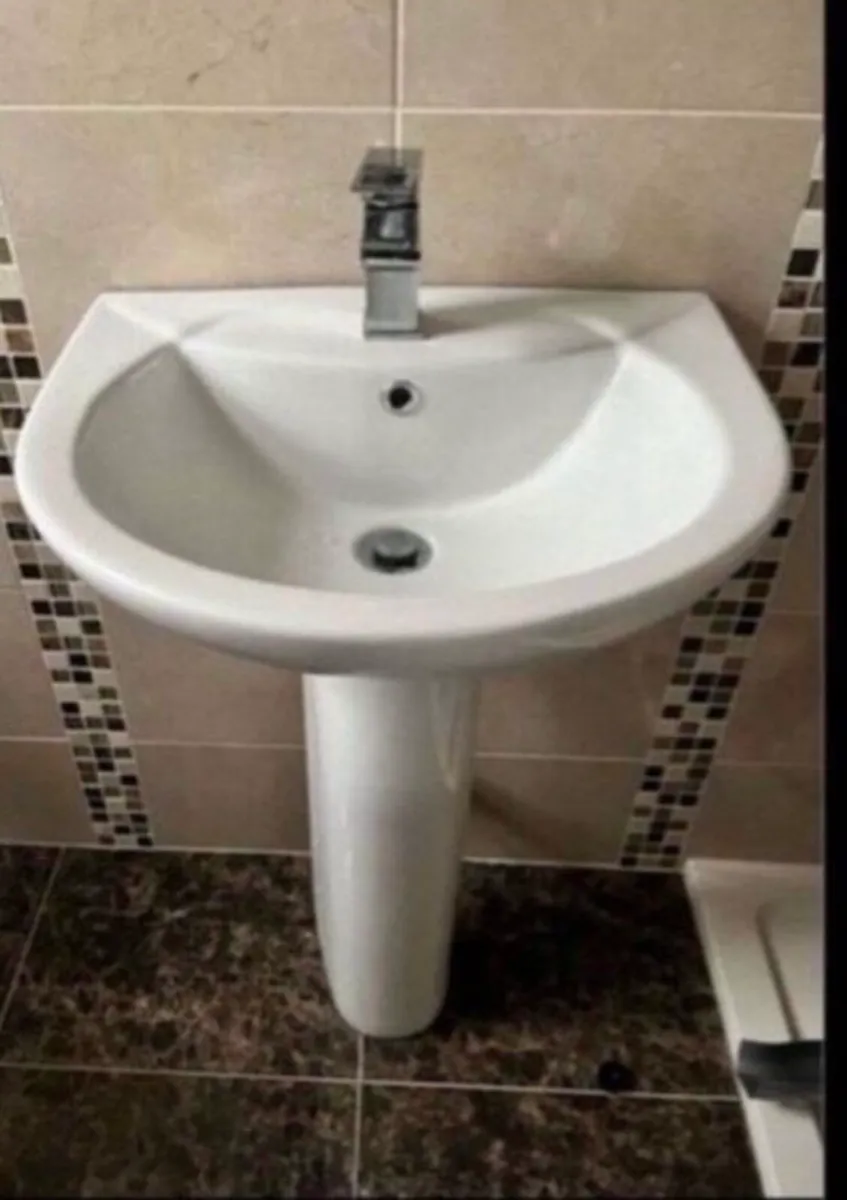 Bathroom sink