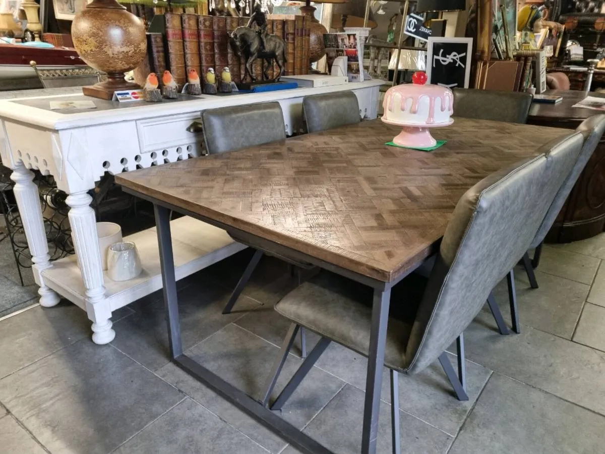 Table and 6 chairs