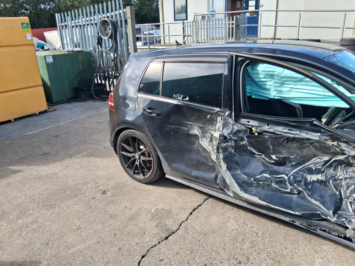 2016 VW GOLF 2.0L Petrol GTI (for parts only) - Image 3