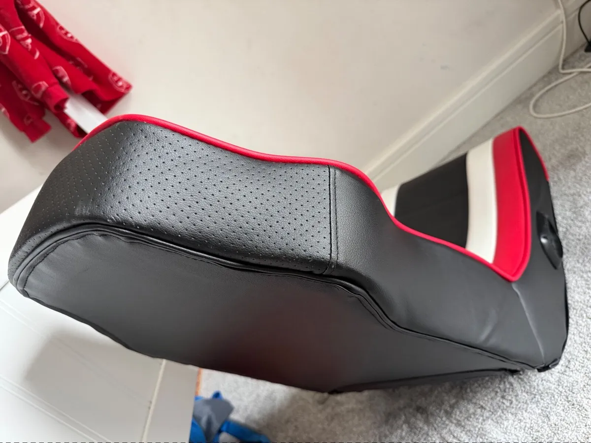 Gaming chair - Image 1