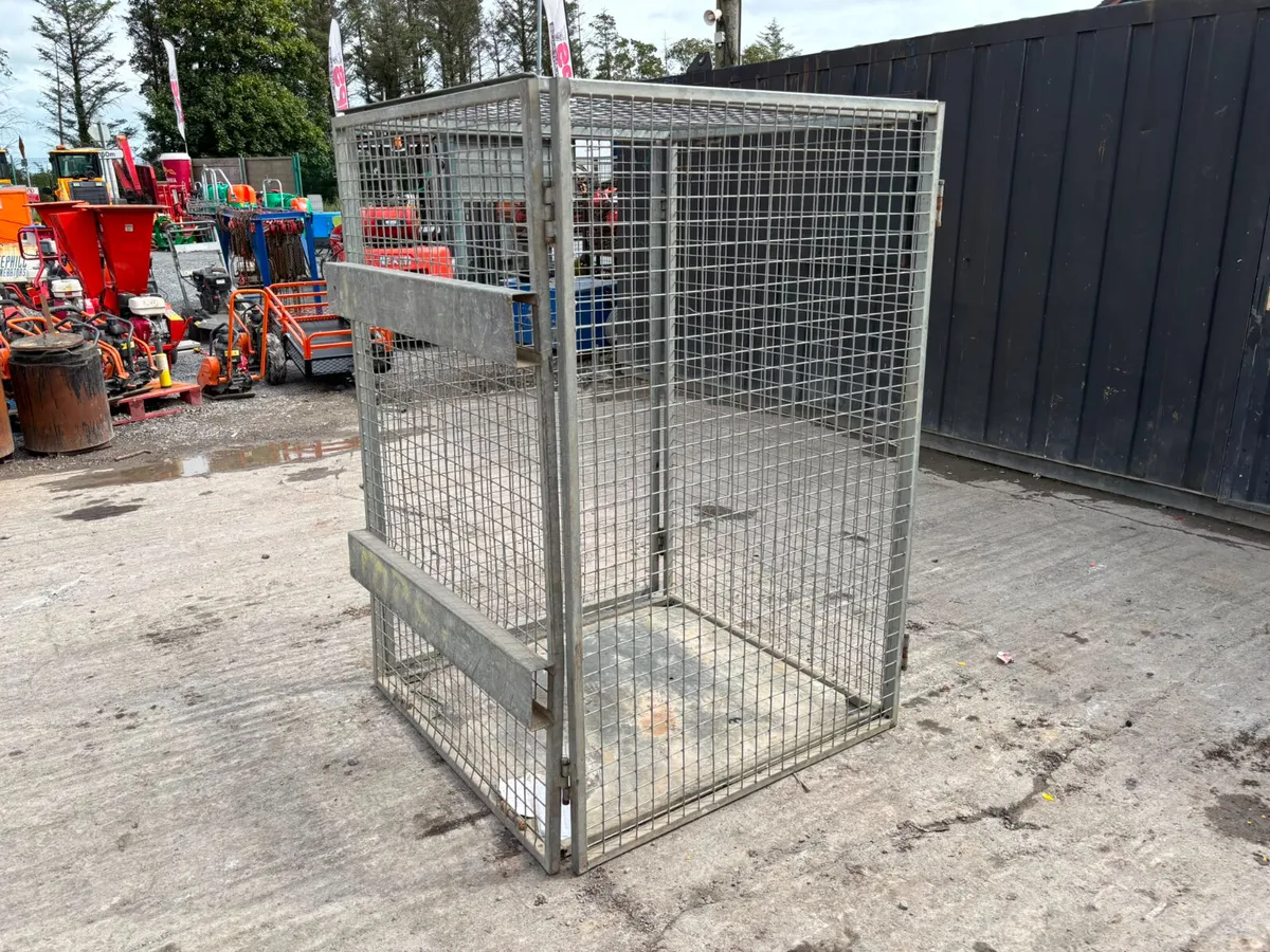 Armorgard TuffCage gas cylinder storage cage - Image 2