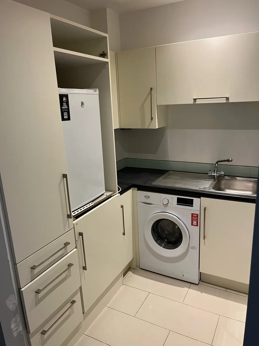 Kitchen including appliances - Image 2