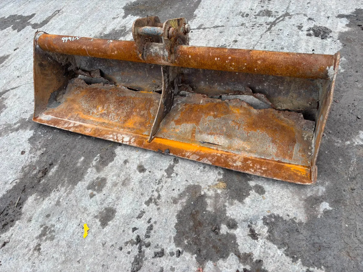 3T Excavator ditching / grading bucket - Image 1