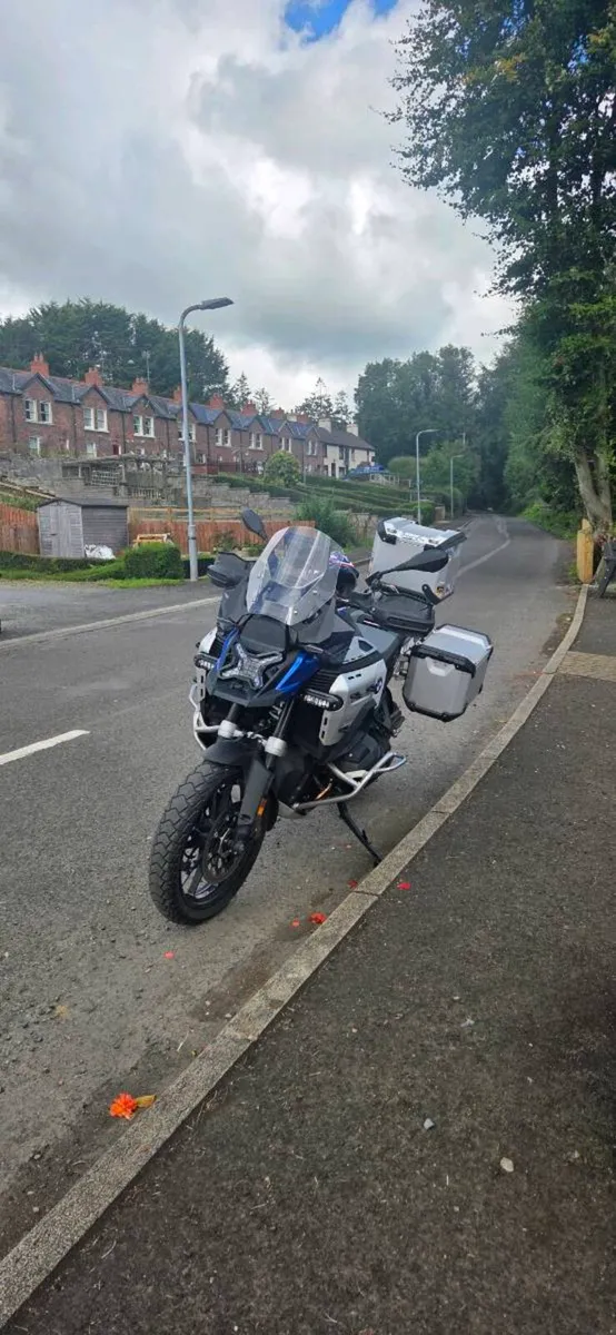 R1300 GSA - Image 1