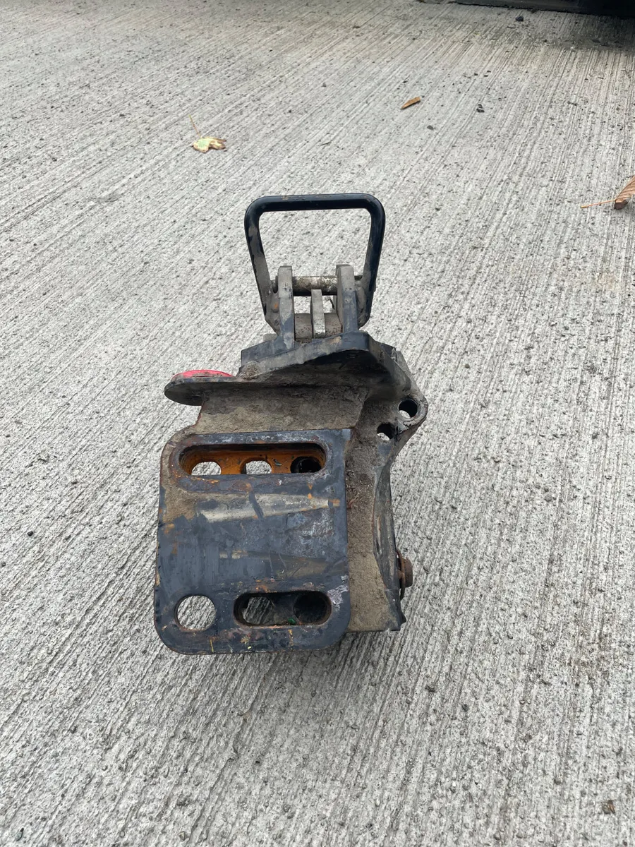 McConnel HedgeCutter Brackets for John Deere - Image 3