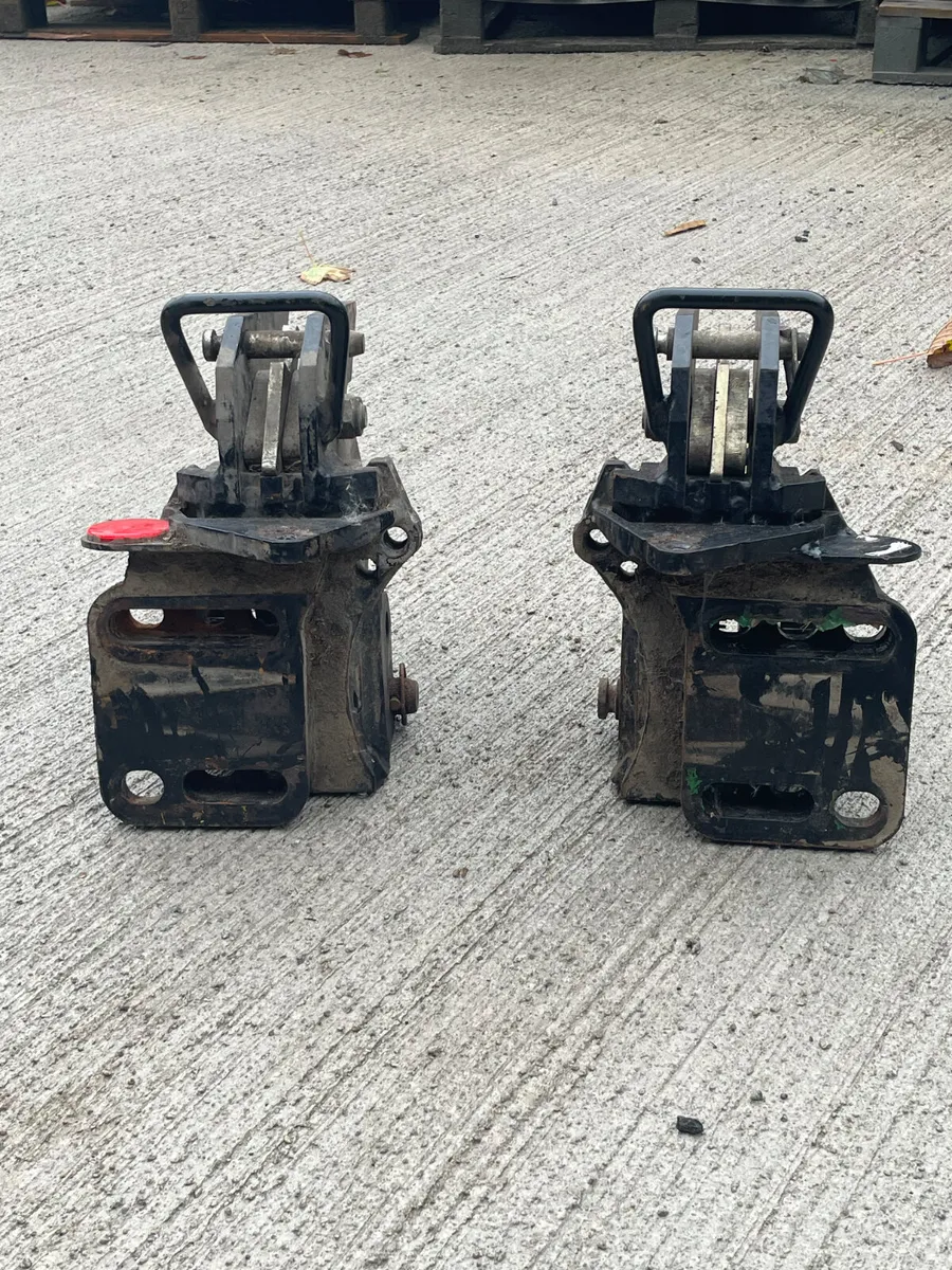 McConnel HedgeCutter Brackets for John Deere - Image 2