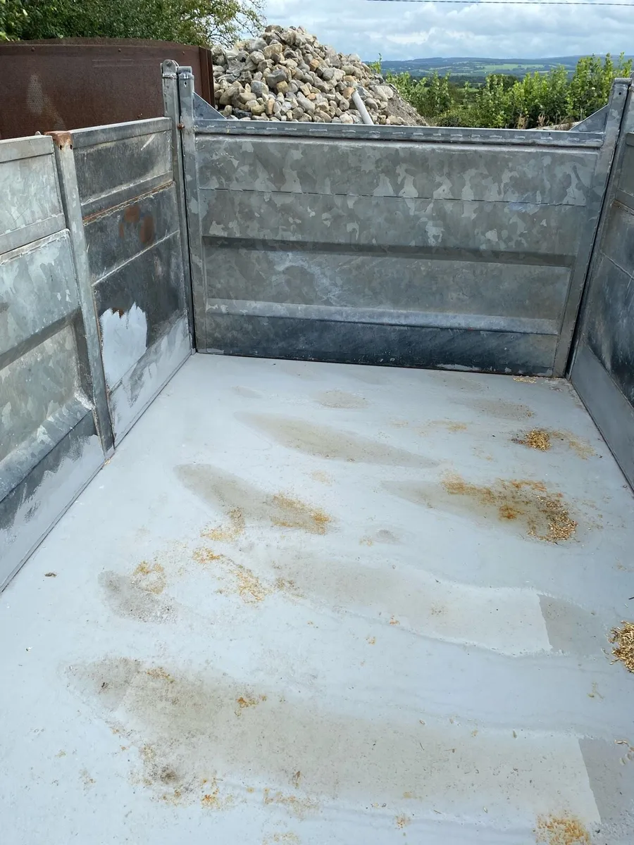 Trailer - Image 4