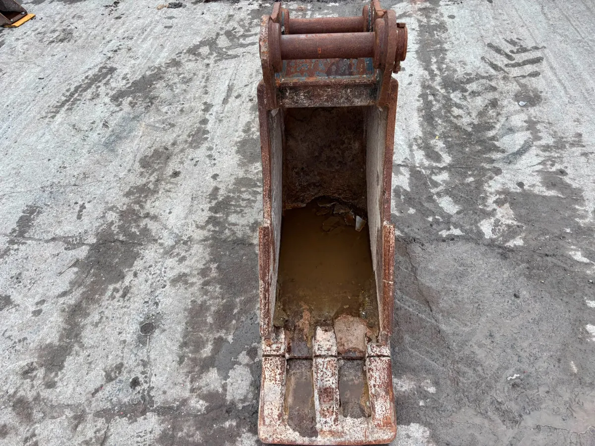13T Excavator digging bucket 12" Bucket - Image 3