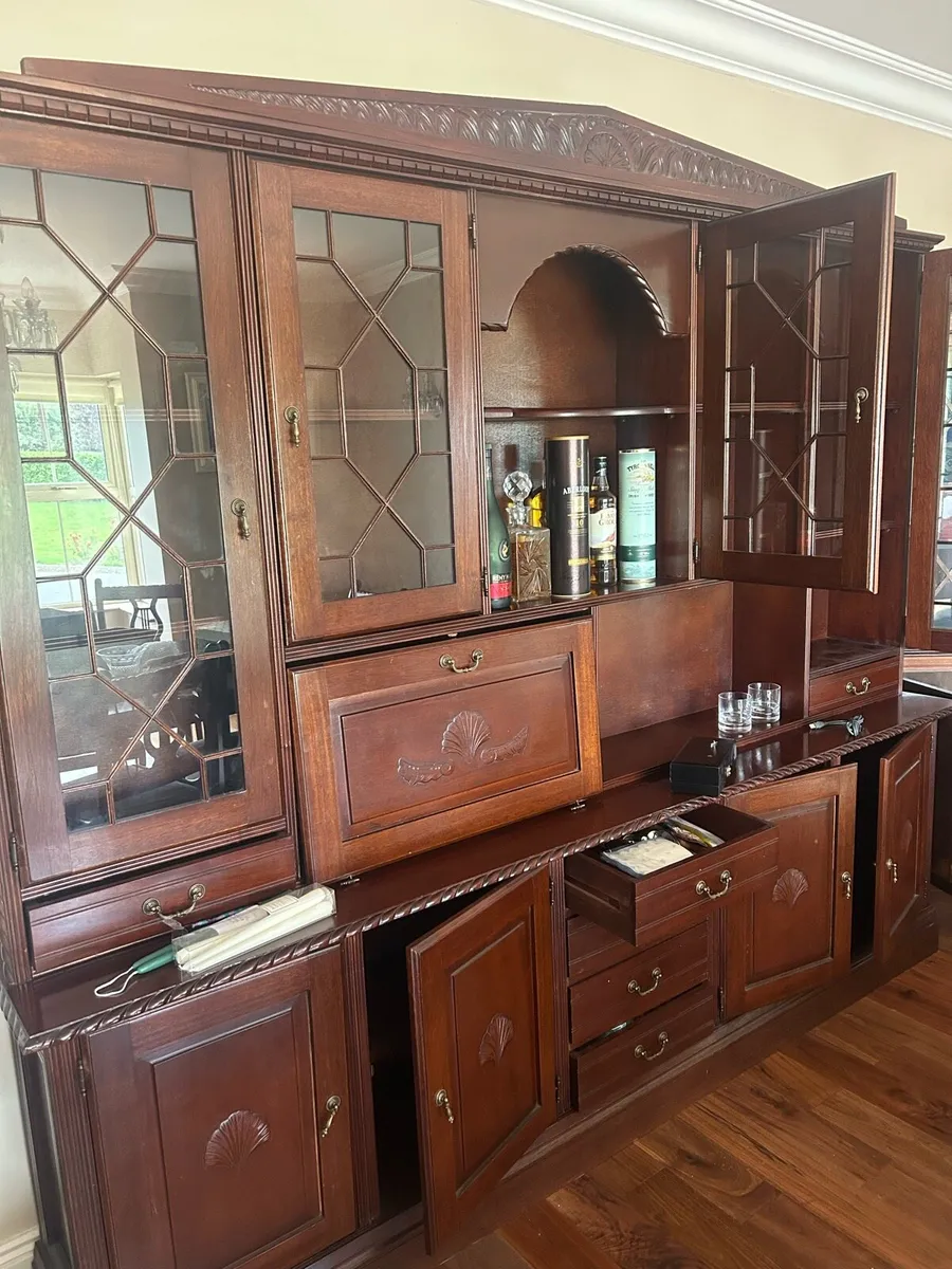 Dining room set and brass beds - Image 4
