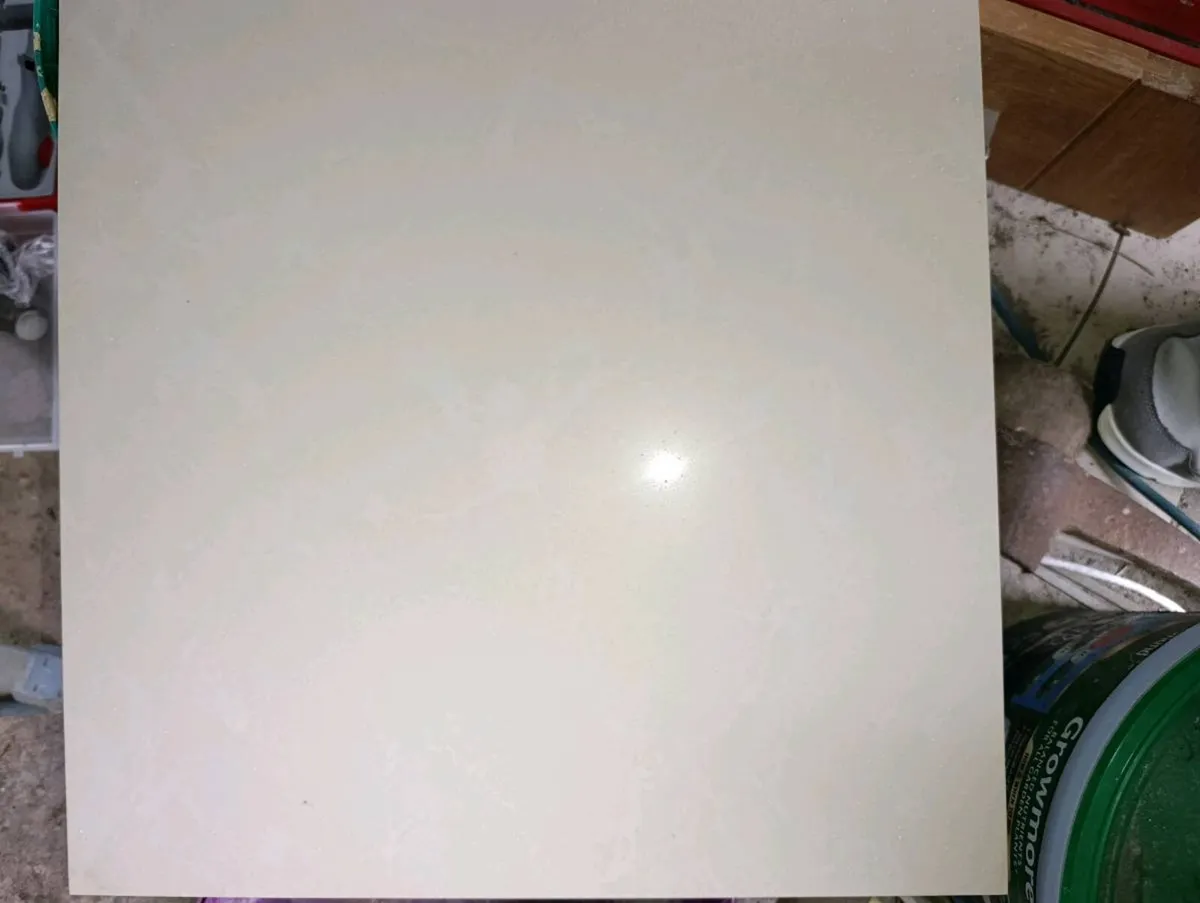 400mm x400mm porcelain tiles - Image 2