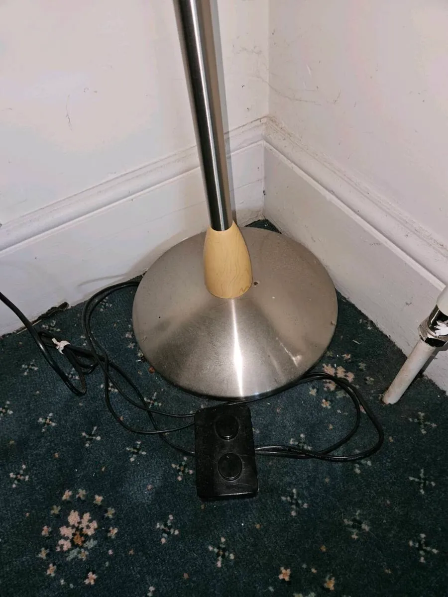 Standing floor lamp with reading light - Image 4