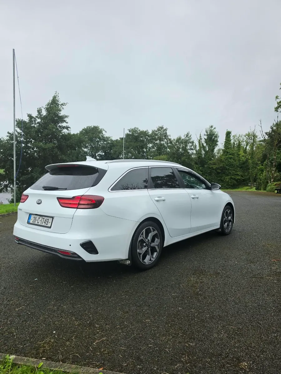 Kia Ceed Sportswagon 2021 - Image 2