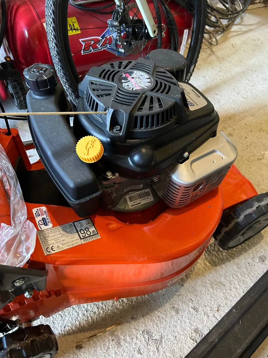Husqvarna Commercial Lawnmower 551SP - Image 2