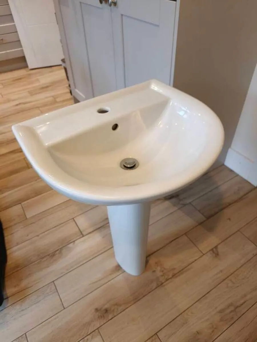 Bathroom Sink - Image 2