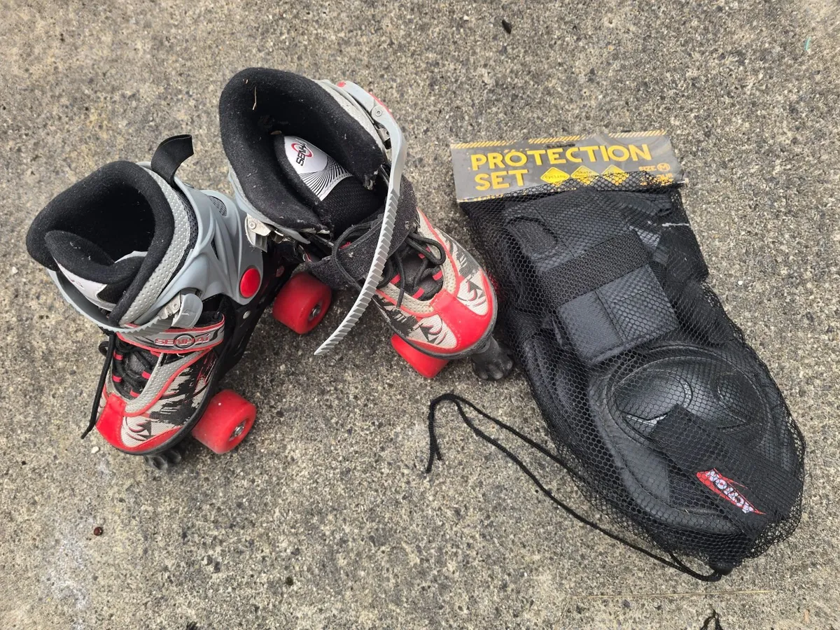 Adjustable rollerskates kids childrens - Image 1