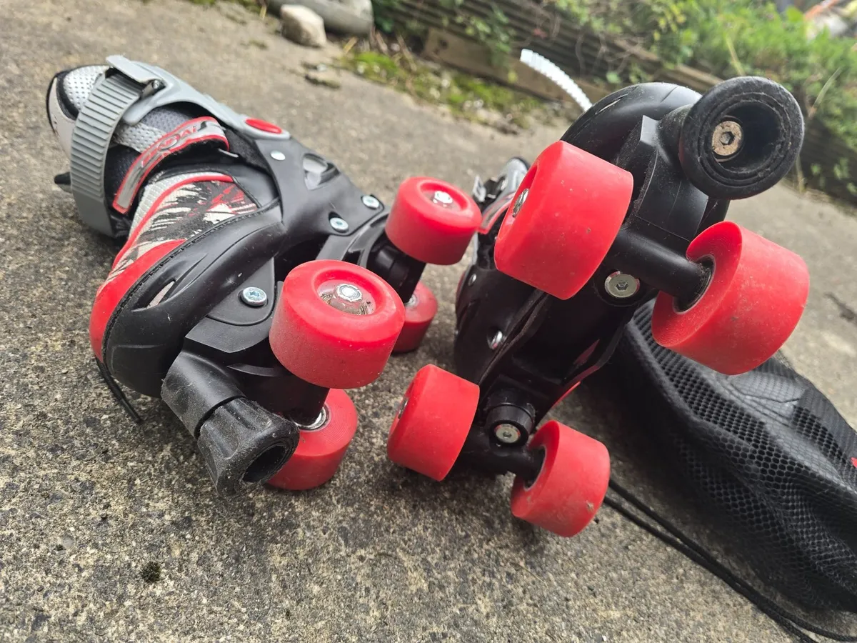 Adjustable rollerskates kids childrens - Image 2