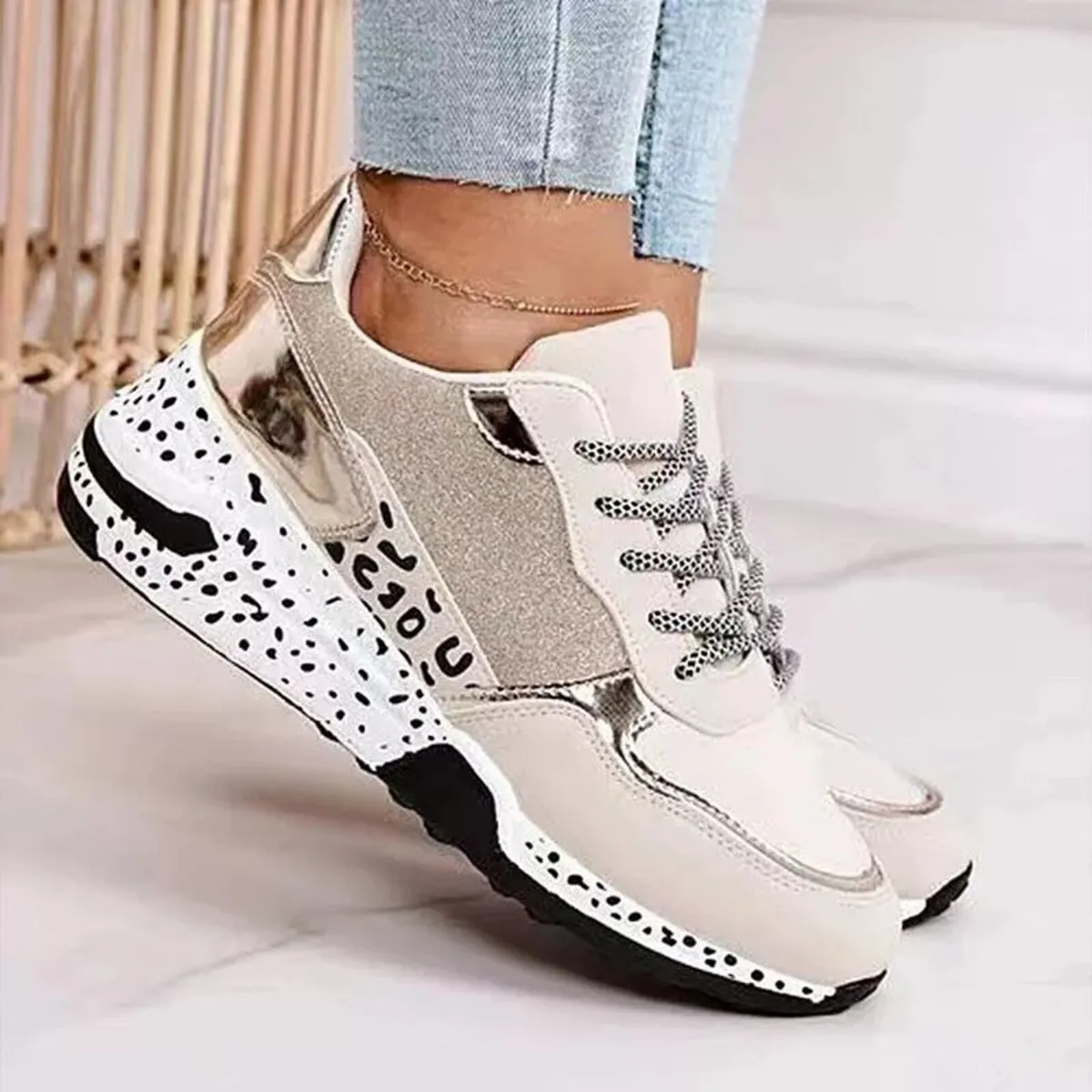 Gold sneakers - Image 2