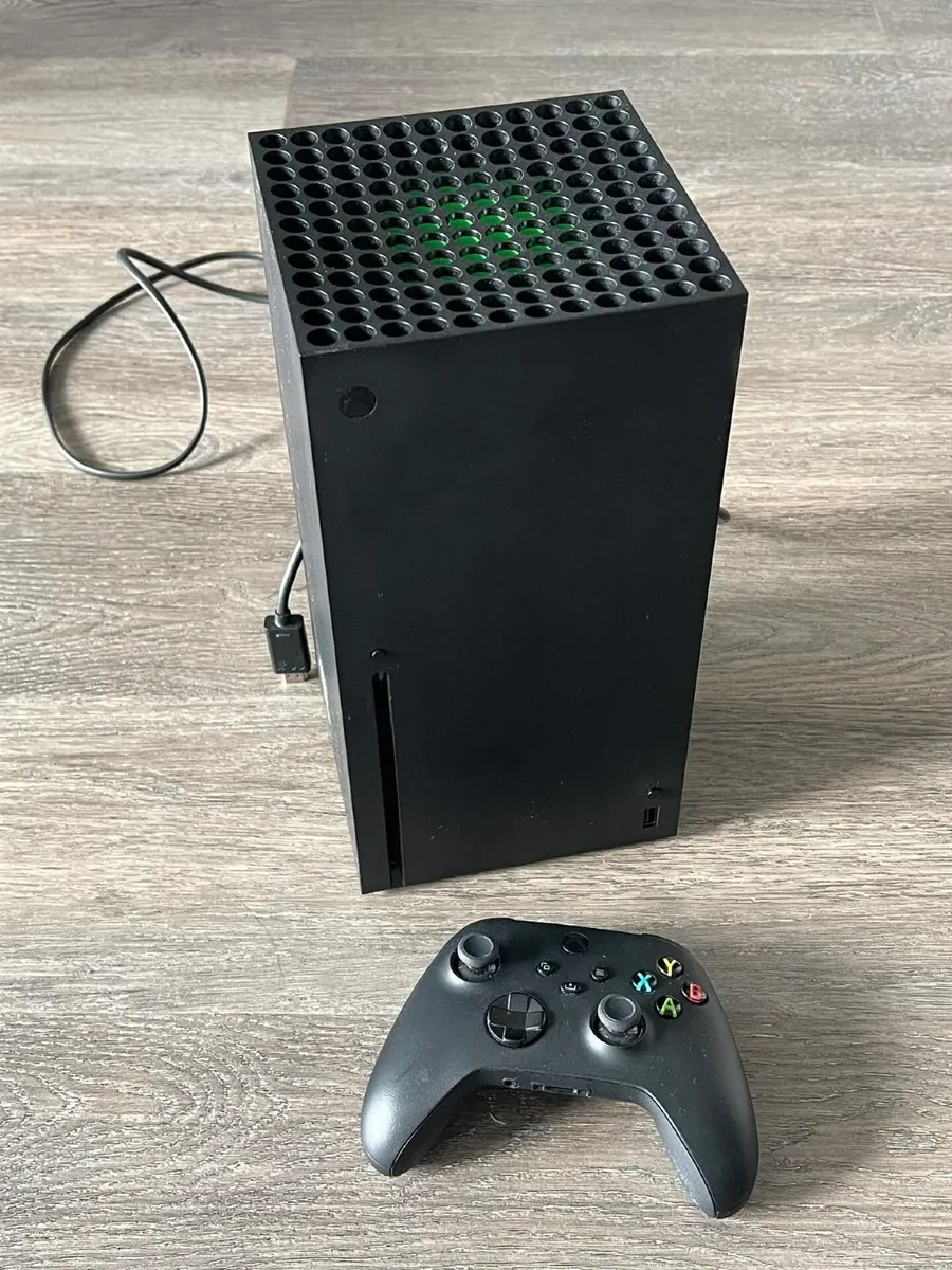 Xbox Series X 1TB - Image 1