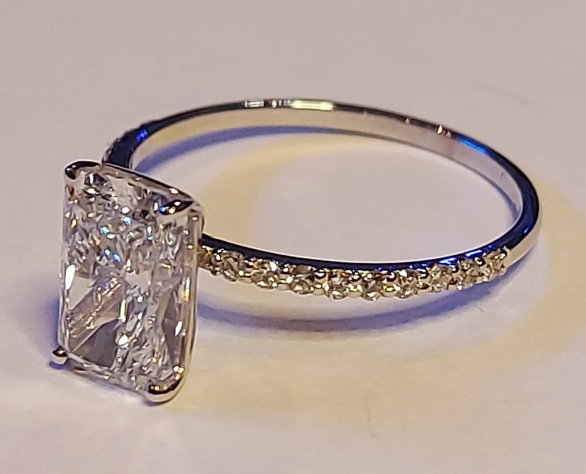 14k Gold ring with 2.09 ct Lab-Grown Diamonds IGI - Image 3