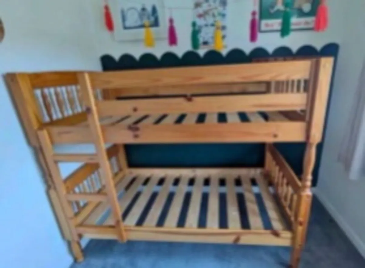 Pine bunkbeds