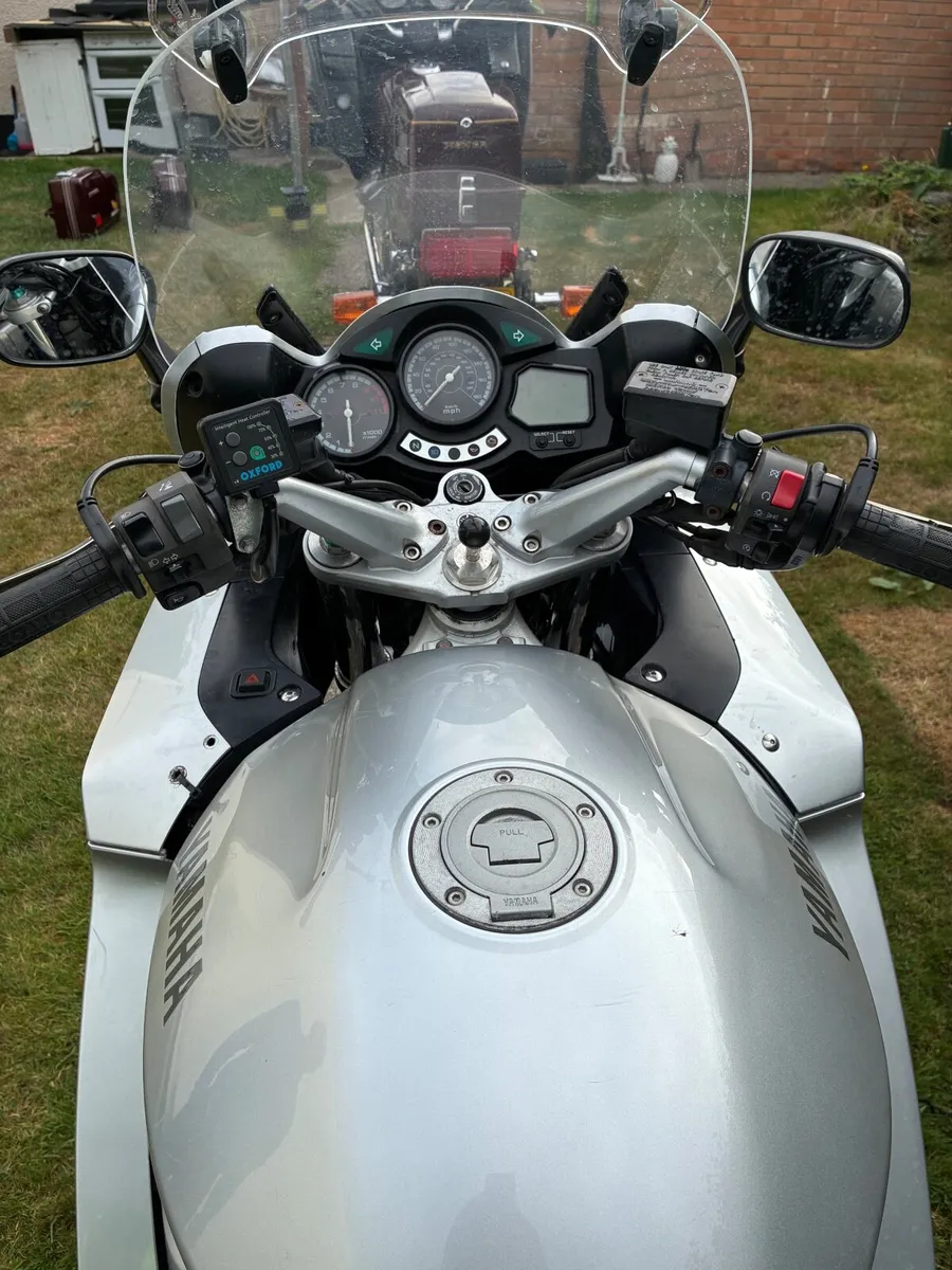 YAMAHA FJR 2002 - Image 2