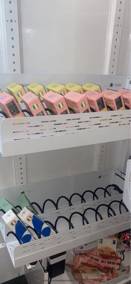 Vending machine - Image 2