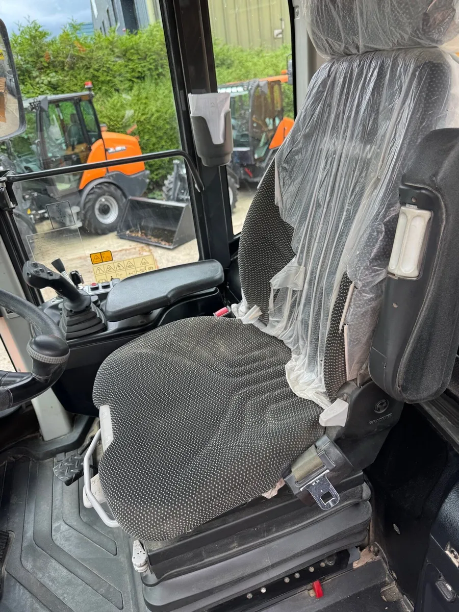 2018 Doosan DL200-5 Loader - Image 4