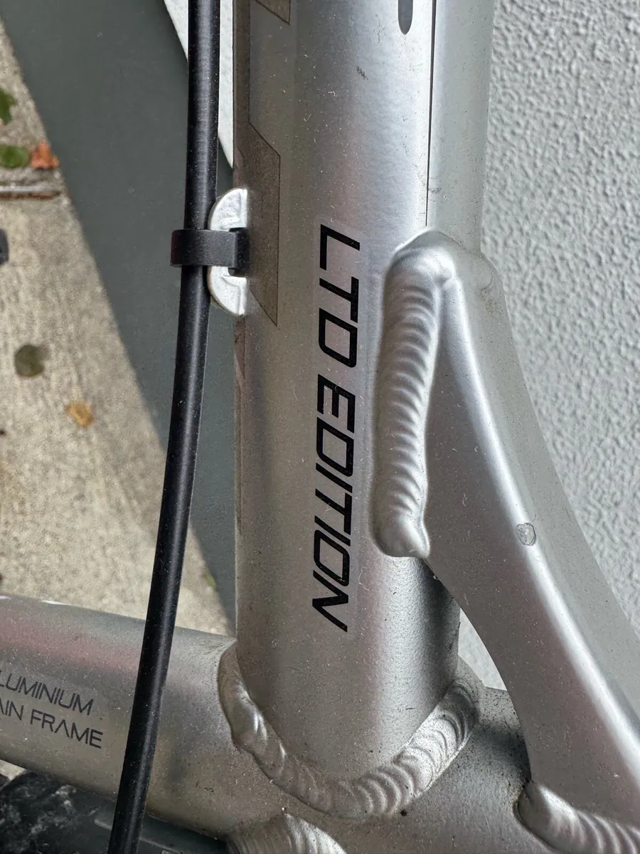 Carrera Hellcat Mountain Bike - Image 3