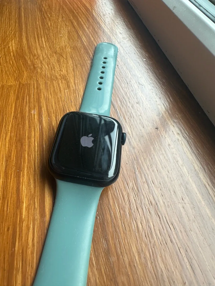 Apple watch series 7 - Image 1