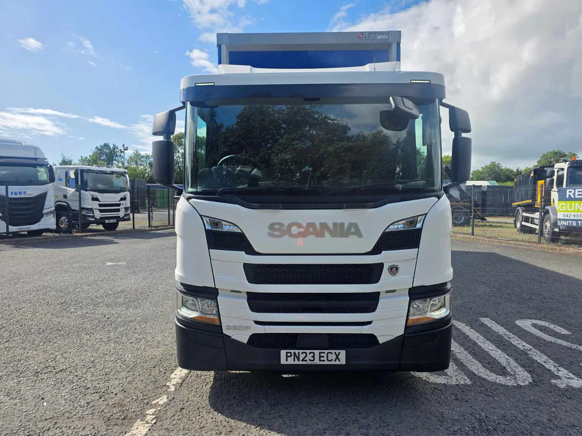 2023 (23) Scania P280 with 27ft curtainsider body - Image 2