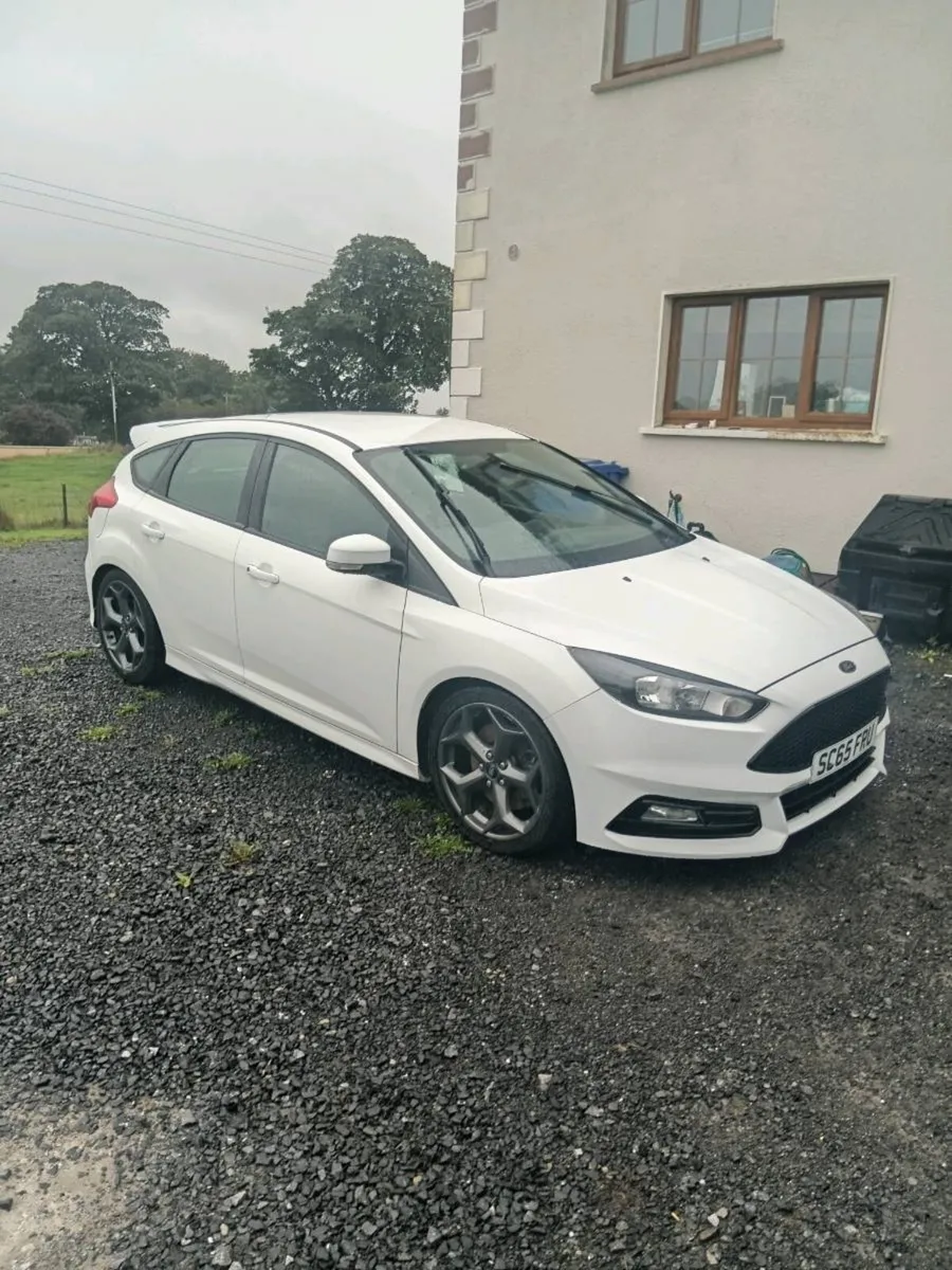 2015 ford focus ST-1 - Image 1