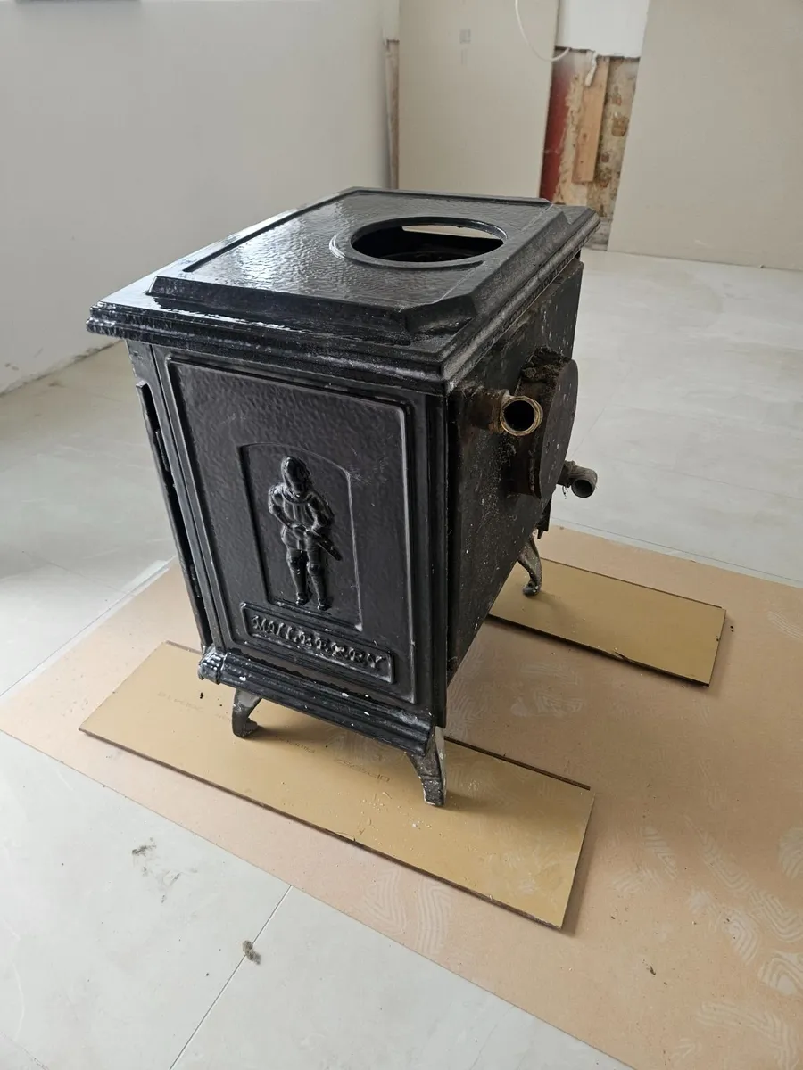 Mulberry stove - Image 1