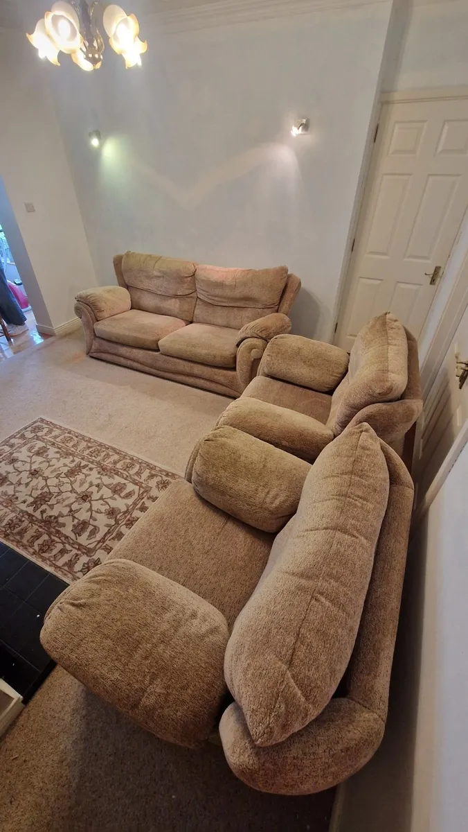 Sofa and arm chairs - Image 3