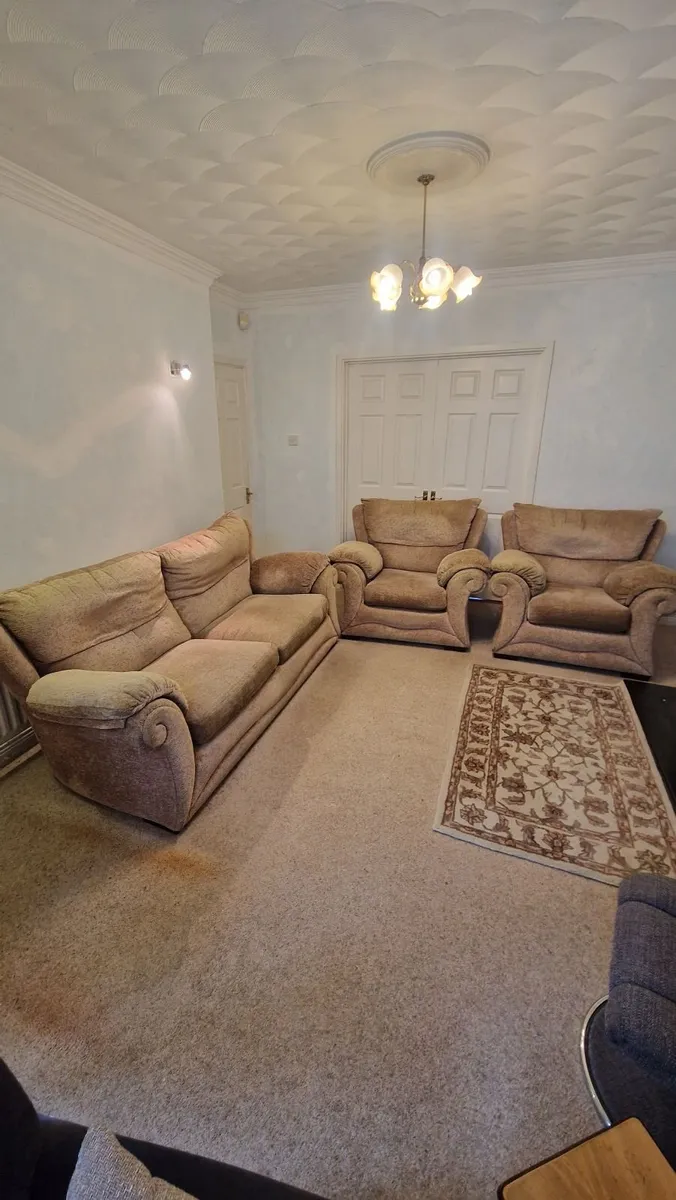 Sofa and arm chairs - Image 1