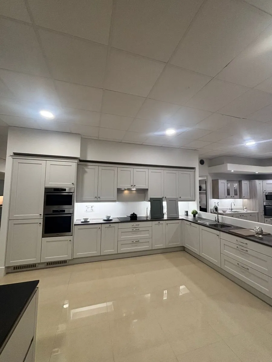 Kitchen ; Ex Display Sale - Image 3