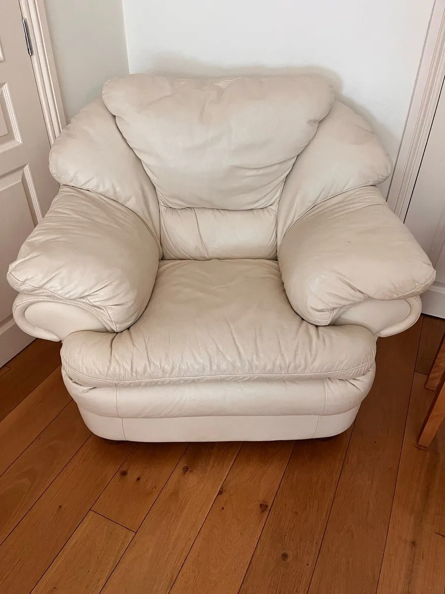 Cream leather 3 seater sofa & 2 armchairs - Image 2