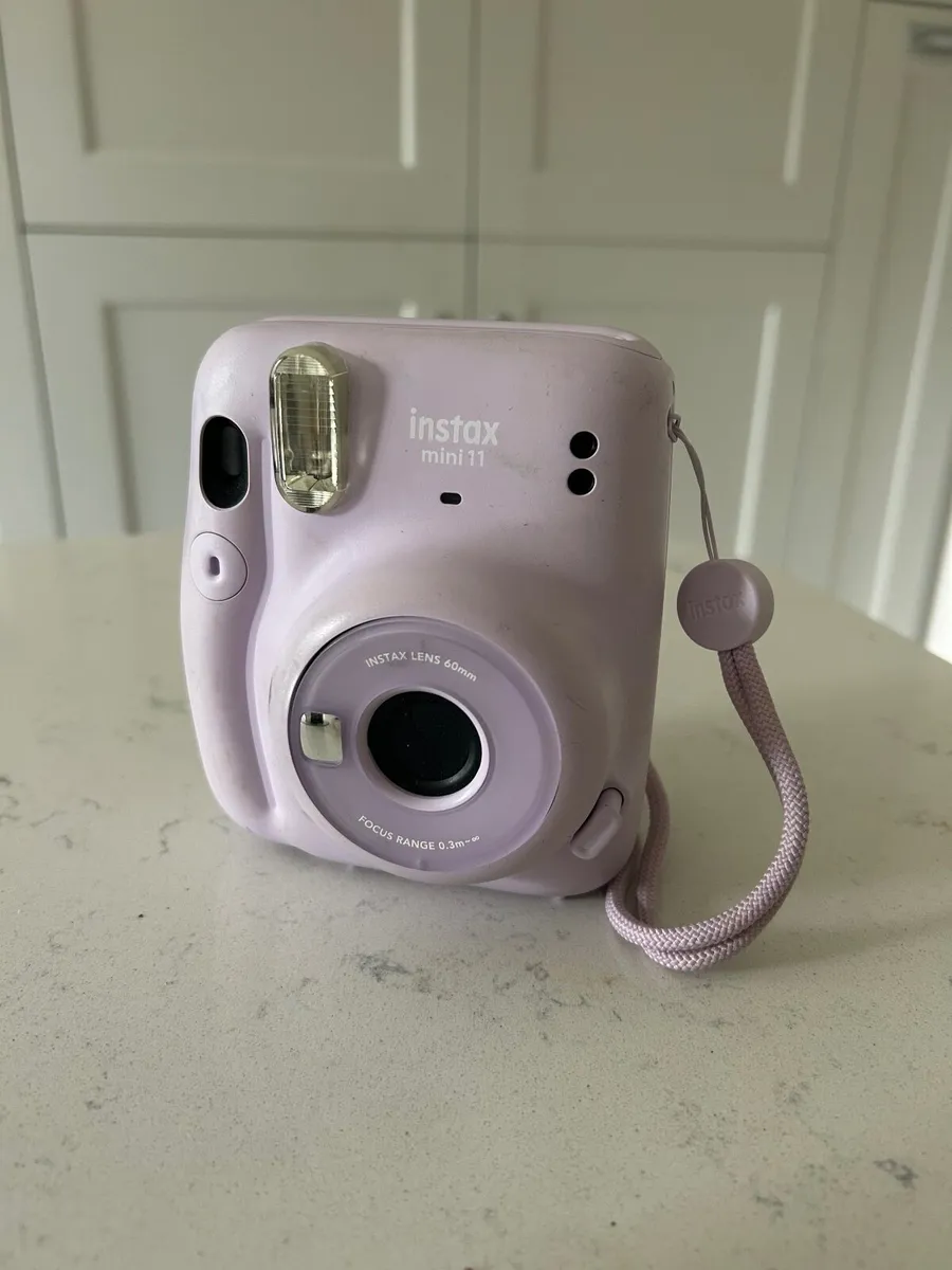 Instax Mini 11 Camera (20 Polaroid Included) - Image 1