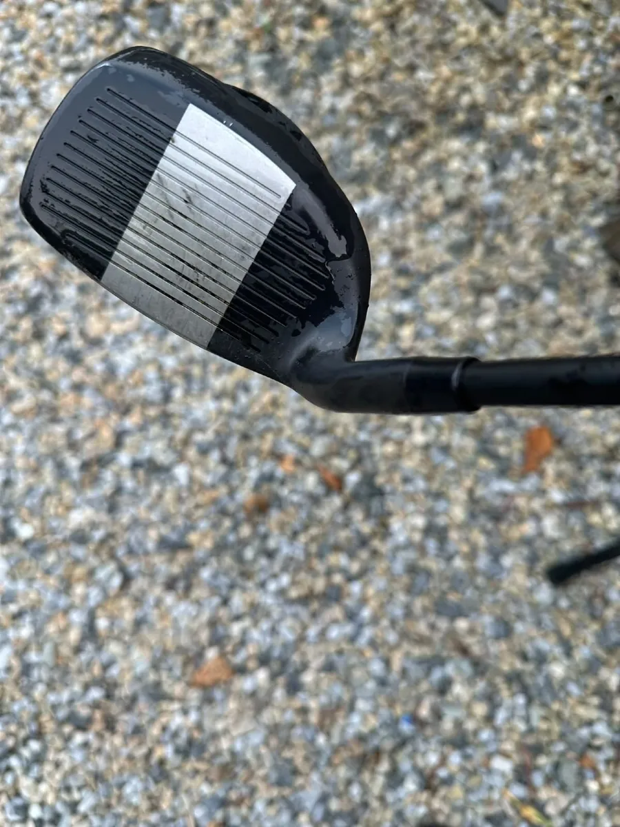 Odessy White Putter, Dune 56 Wedge, Mizuno driving - Image 2