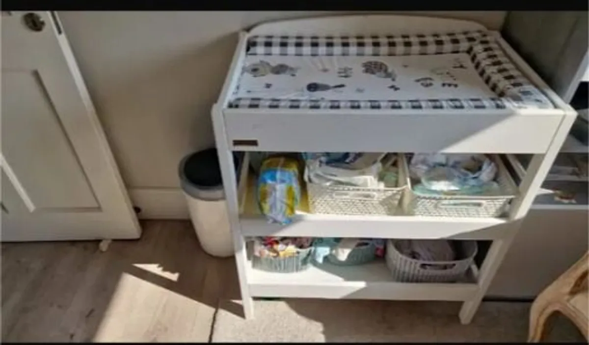 Changing Table - Image 3