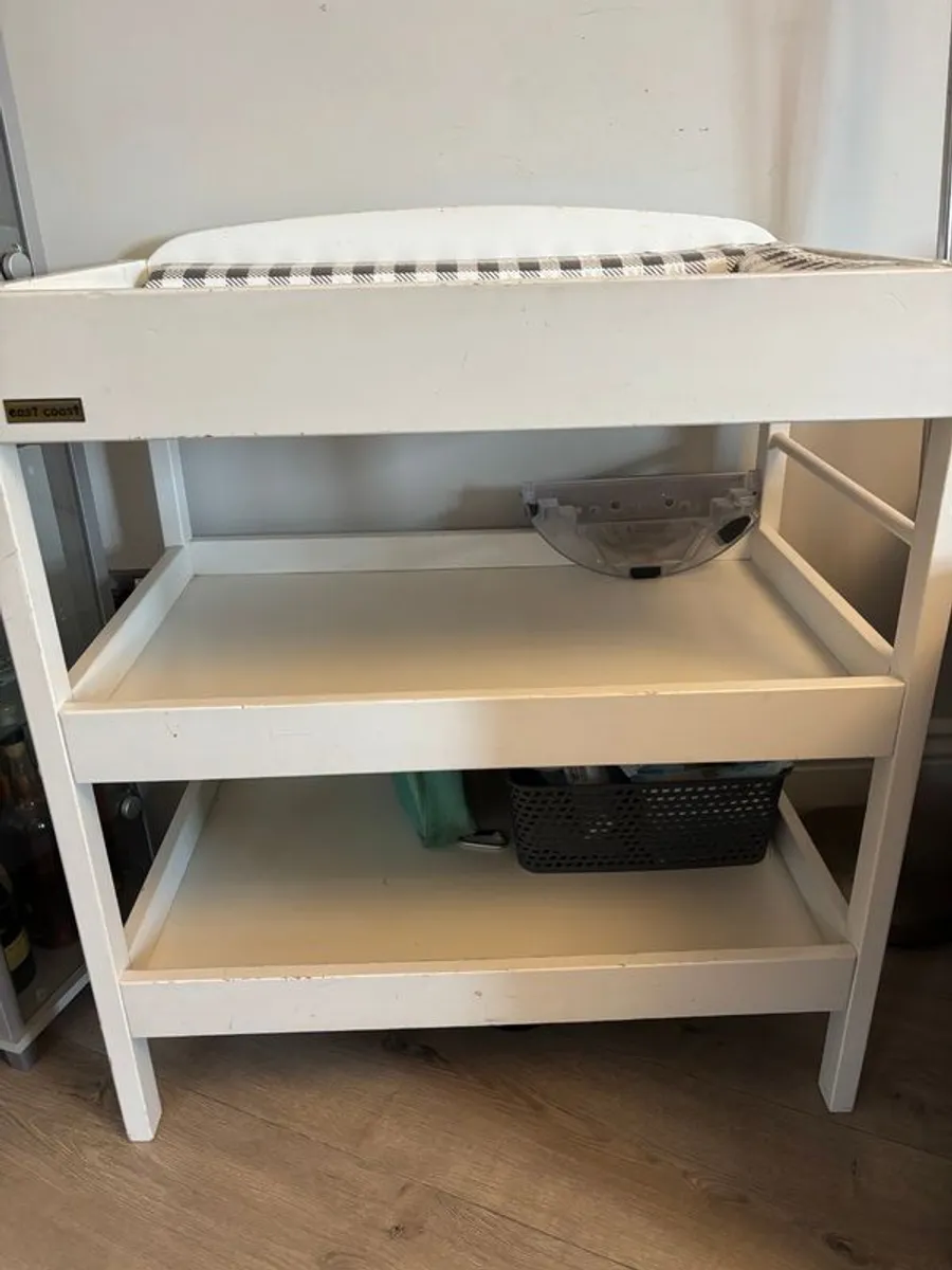 Changing Table - Image 4