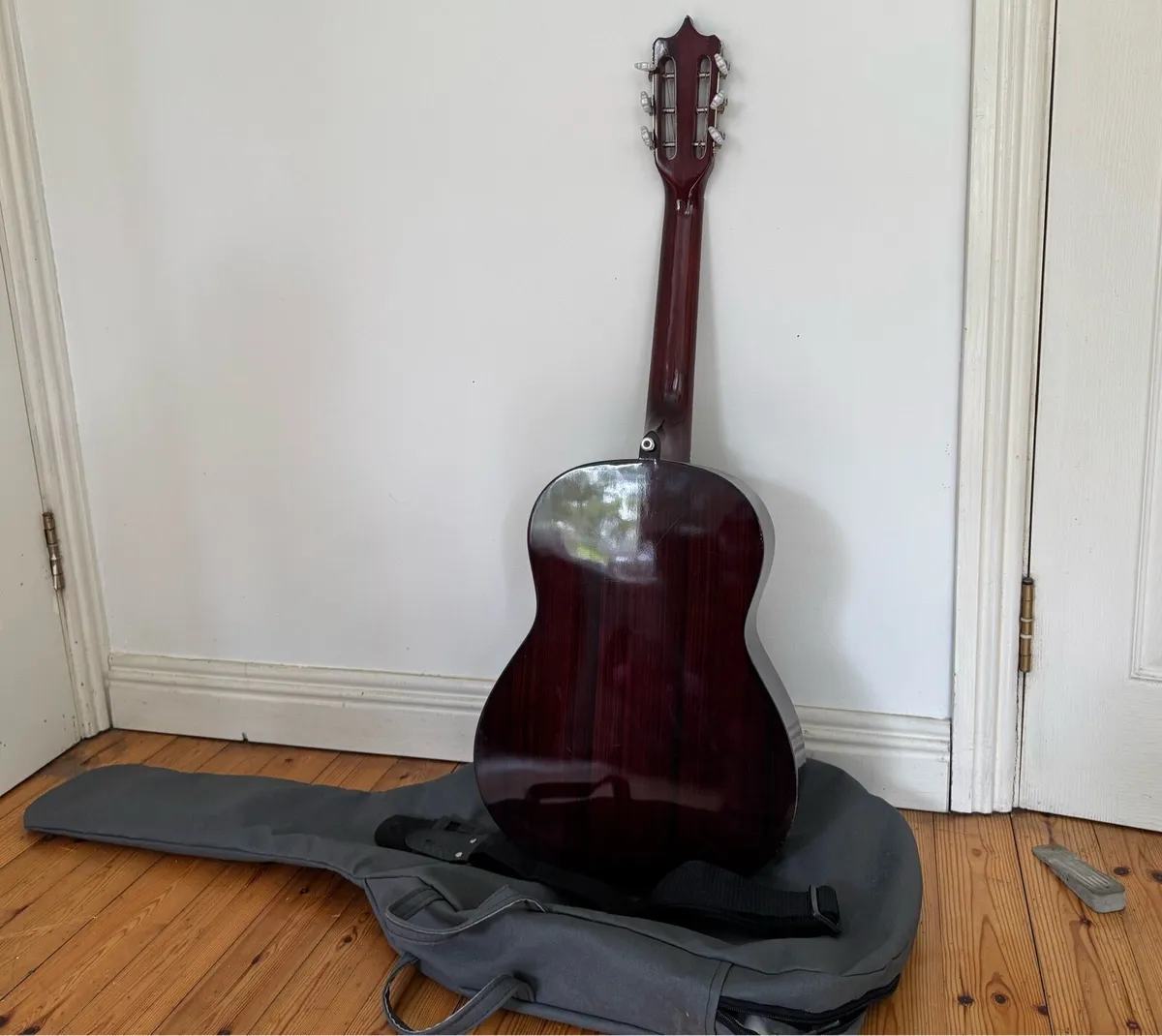 Guitar - Image 2