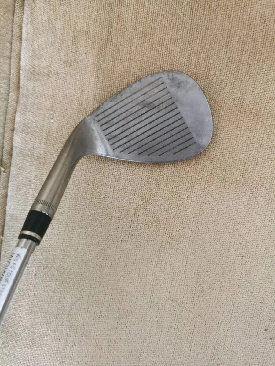 Wilson staff 52 degree wedge - Image 2