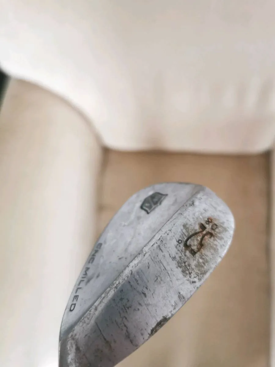 Wilson staff 52 degree wedge - Image 4