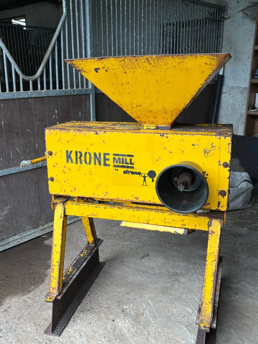 Krone 2 Ton Corn Roller - Image 1