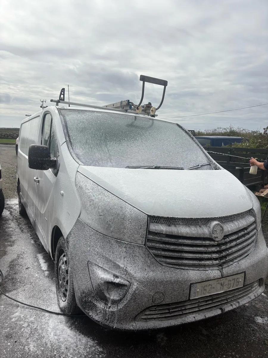 2016 Vivaro - Image 2