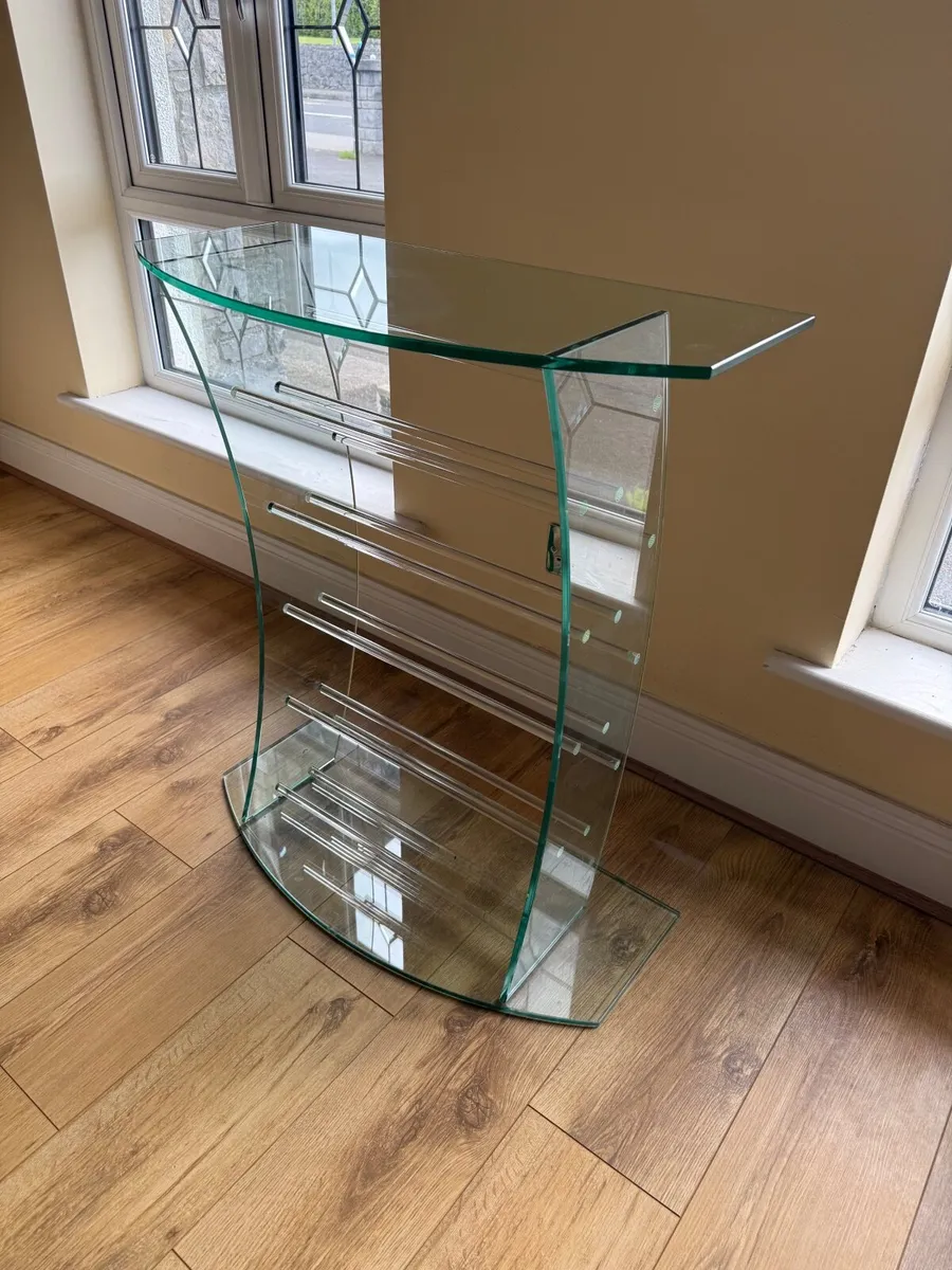 Glass unit - Image 1