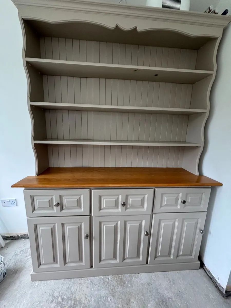 dresser